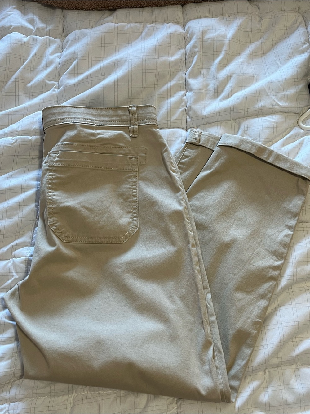 Women's Classic Straight-Fit Khaki Pants